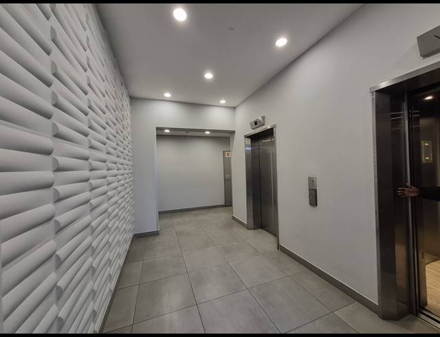 6,233M² OFFICE FOR SALE IN HYDE PARK